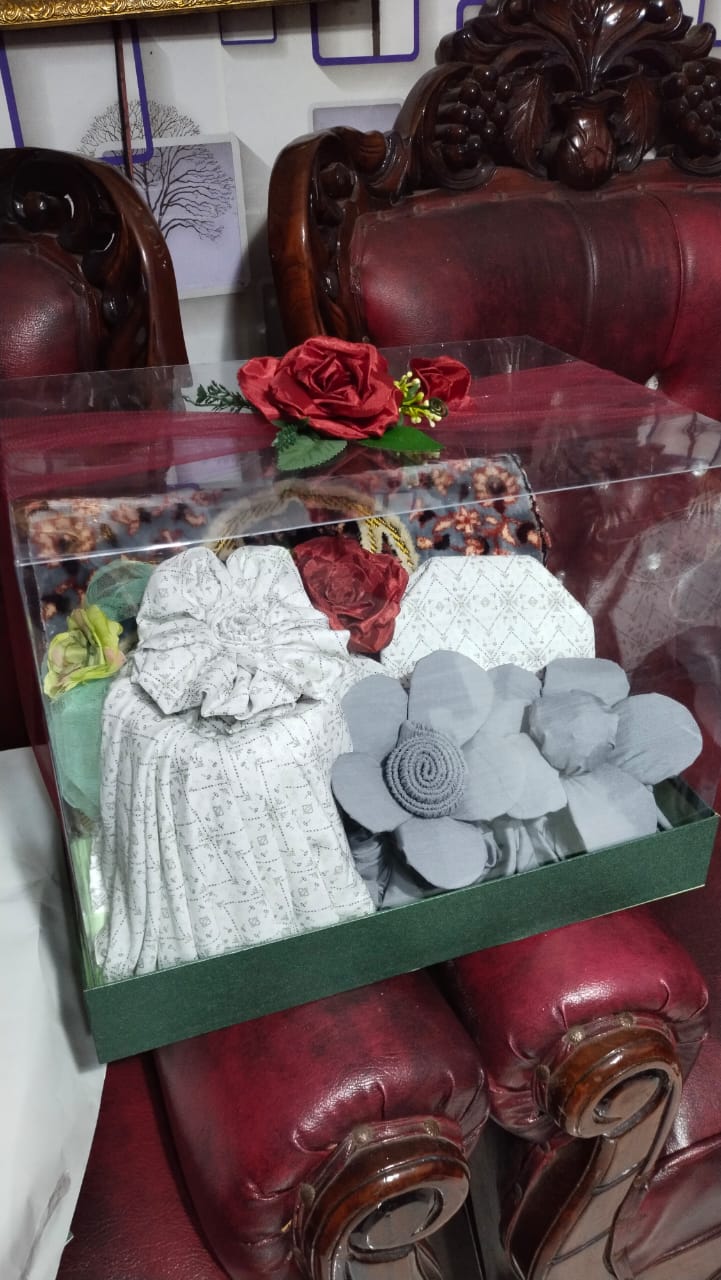 Koleksi Hantaran 12